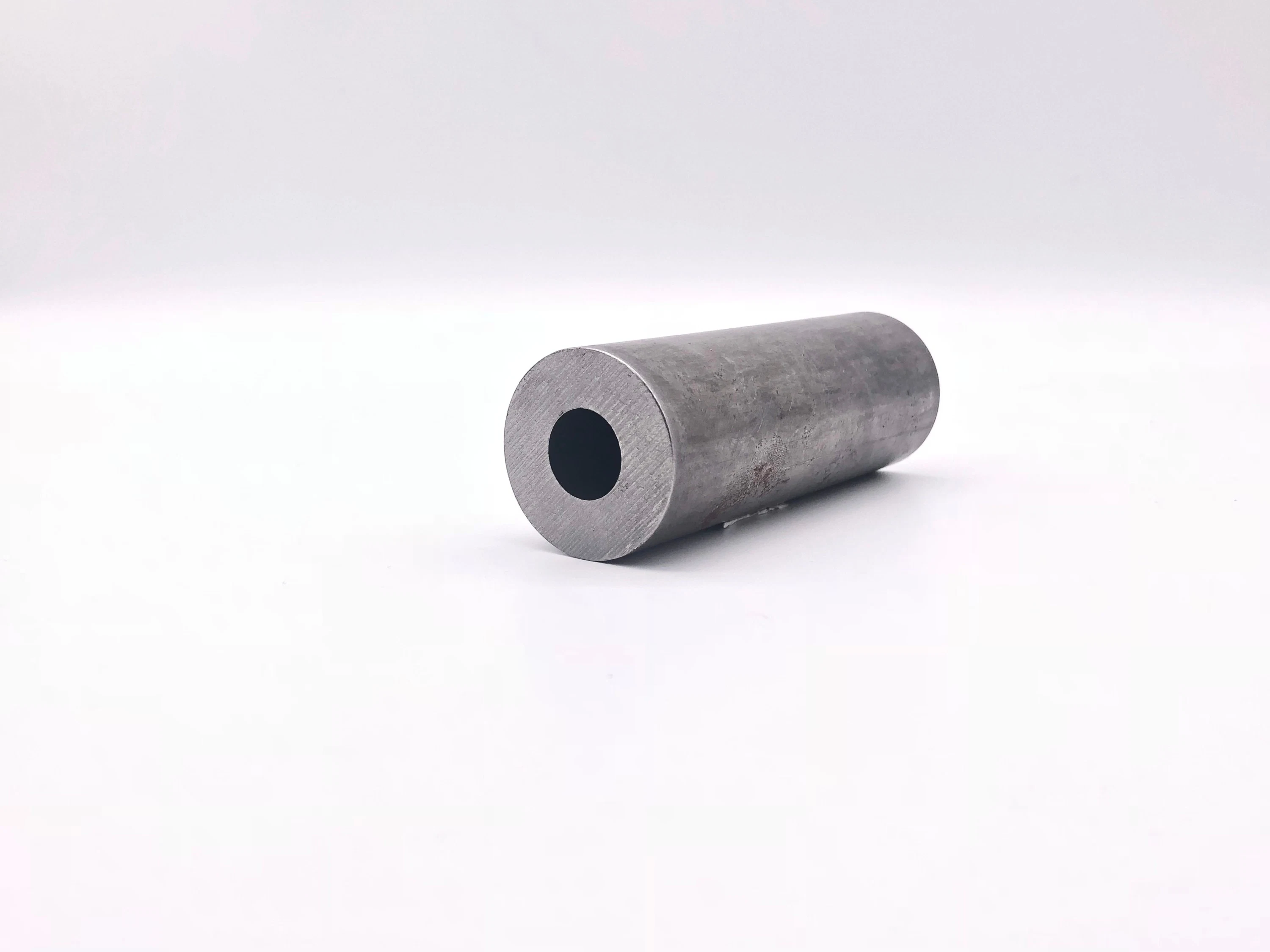 La norme ASTM A355 P11/P12 /P22 tuyaux sans soudure en acier allié pour l'alimentation haute pression de l'usine de la corrosion Tube en acier au carbone