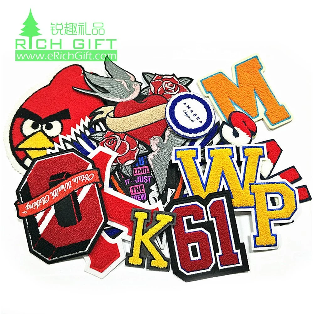 China escola personalizado 3D sarjado auto-adesivos do logotipo da Faculdade de tecidos bordados Lace homens calor Boy Scout Cartoon Blank-nos tecidos de futebol de abelhas Patch bordados