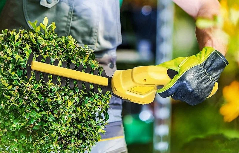 Portable Handheld Garden Tool with Battery Electric Hedge Trimmer Machine