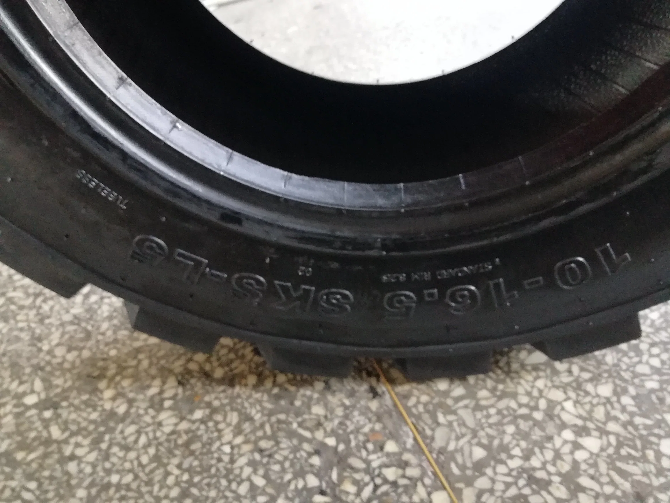 Size 12-16.5 10-16.5 China Manufacturer Top Trust Bias Tyre Industrial Tyre