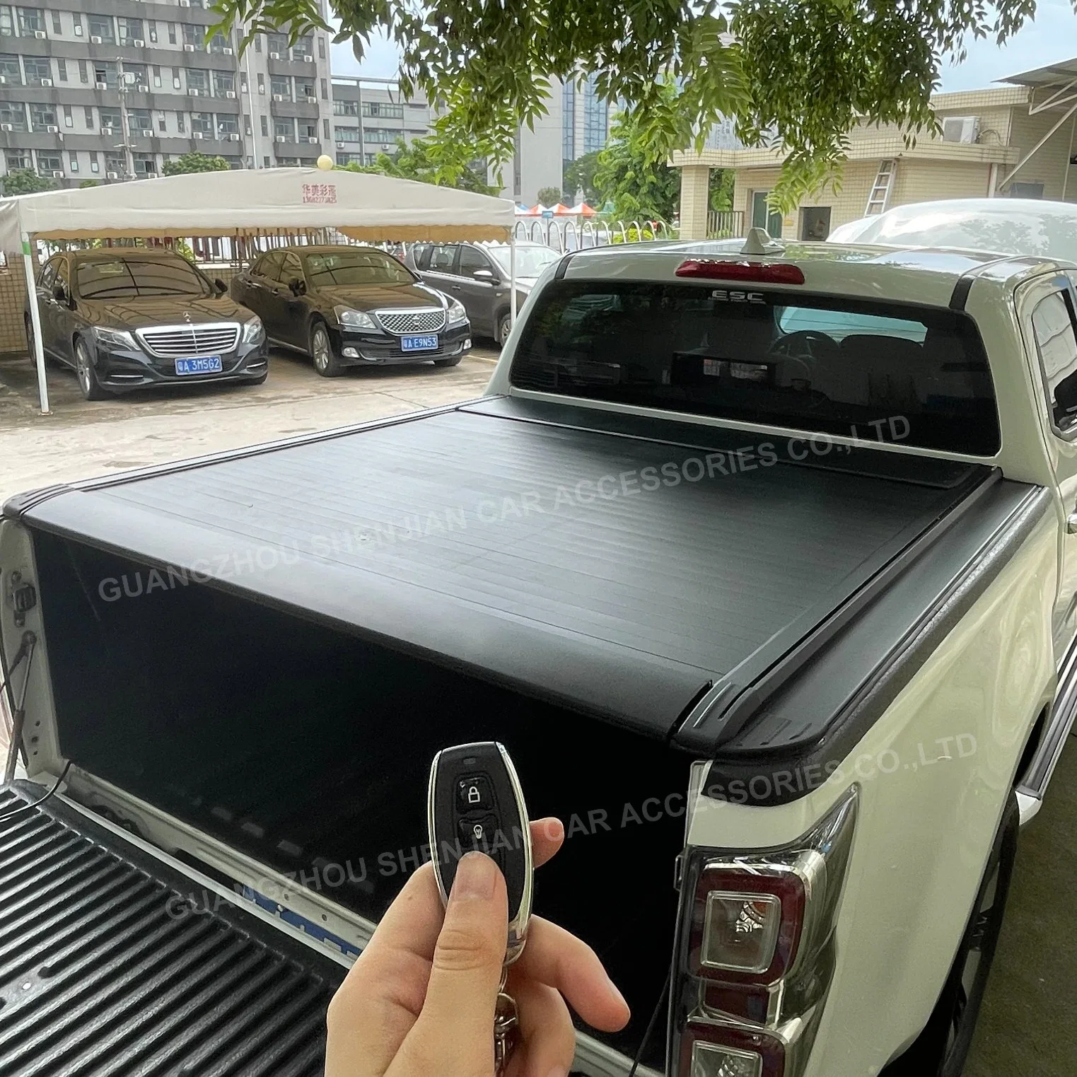 4X4 Accessories Electric Roller Lid Pickup Truck Bed Retractable Tonneau Cover for Toyota Hilux Tundra Tacoma