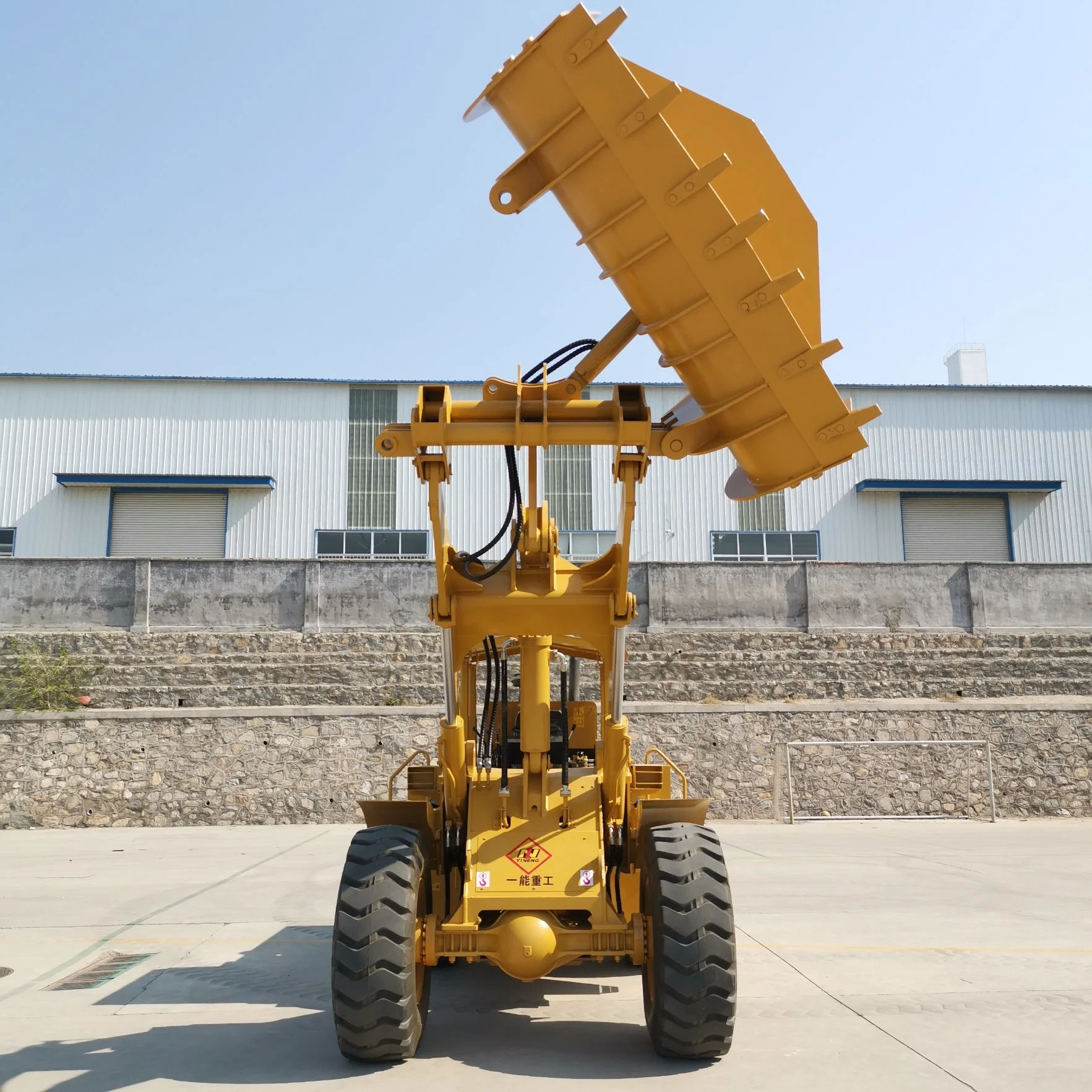 Good Mobile Loaders Mechanical Control with 1.7 Cubic Bucket in Mining Equipment