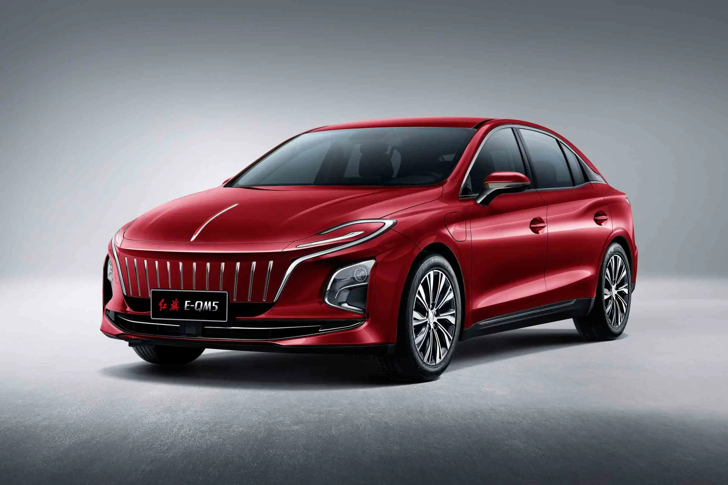 E-Qm5 Hongqi Brands Popular Electric Car with Honor Appearance and Comfortable Interior