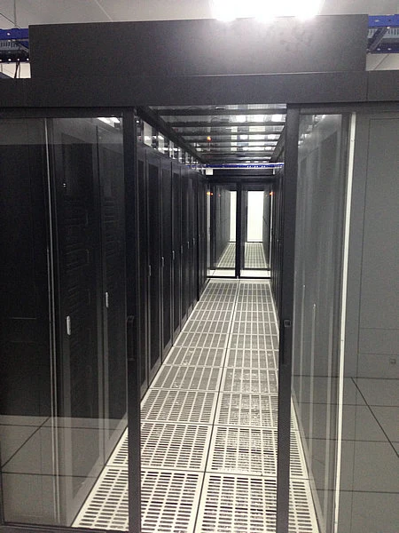 42u Rack de servidor de colocación Solución de centro de datos micro Contención de pasillo frío