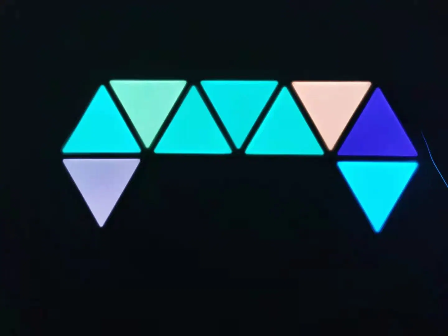 Приложение Uya управление музыкой DIY дизайн Magic Color Smart треугольника RGB со светодиодной панели ночного света LED