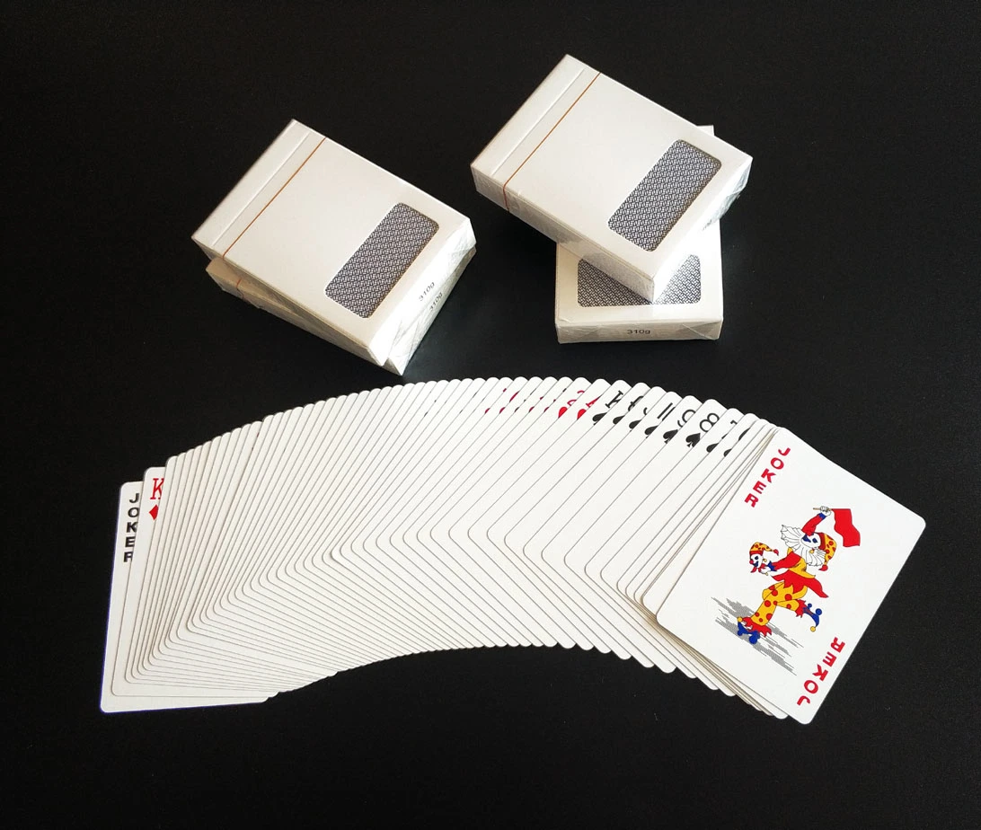 Casino alemán básico Naipes de papel negro con logotipo personalizado