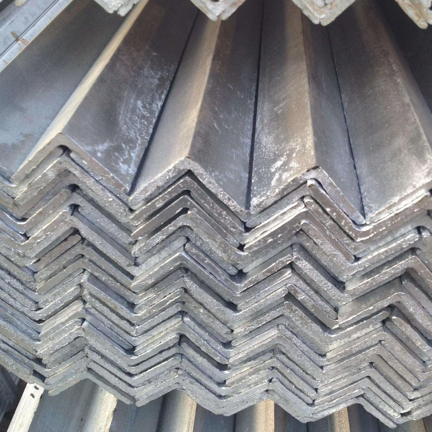 Steel Angle Ss400 S235jr S355jr A36 Ah36 Q235 S355j2 D36 Dh36 201 304 310 Equal Unequal Stainless/Polish/Hot Rolled/Carbon/Galvanized/Aluminum/ Steel Angle