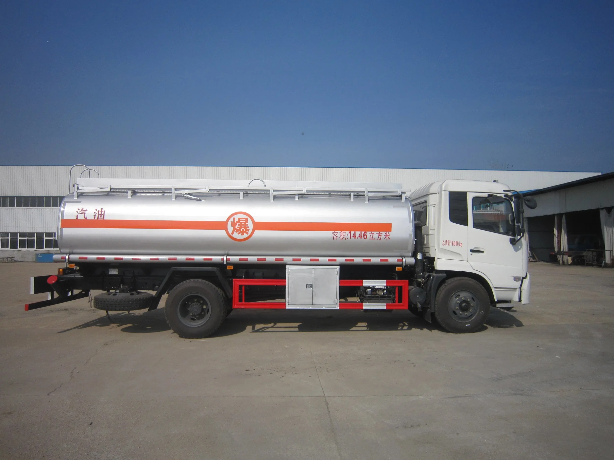 Dongfeng Kingrun 15000L camión de depósito de combustible diesel con bomba de aceite Repostaje 4X2/4X4/LHD/RHD (acero al carbono / SS304/SS316 o aleación de aluminio)