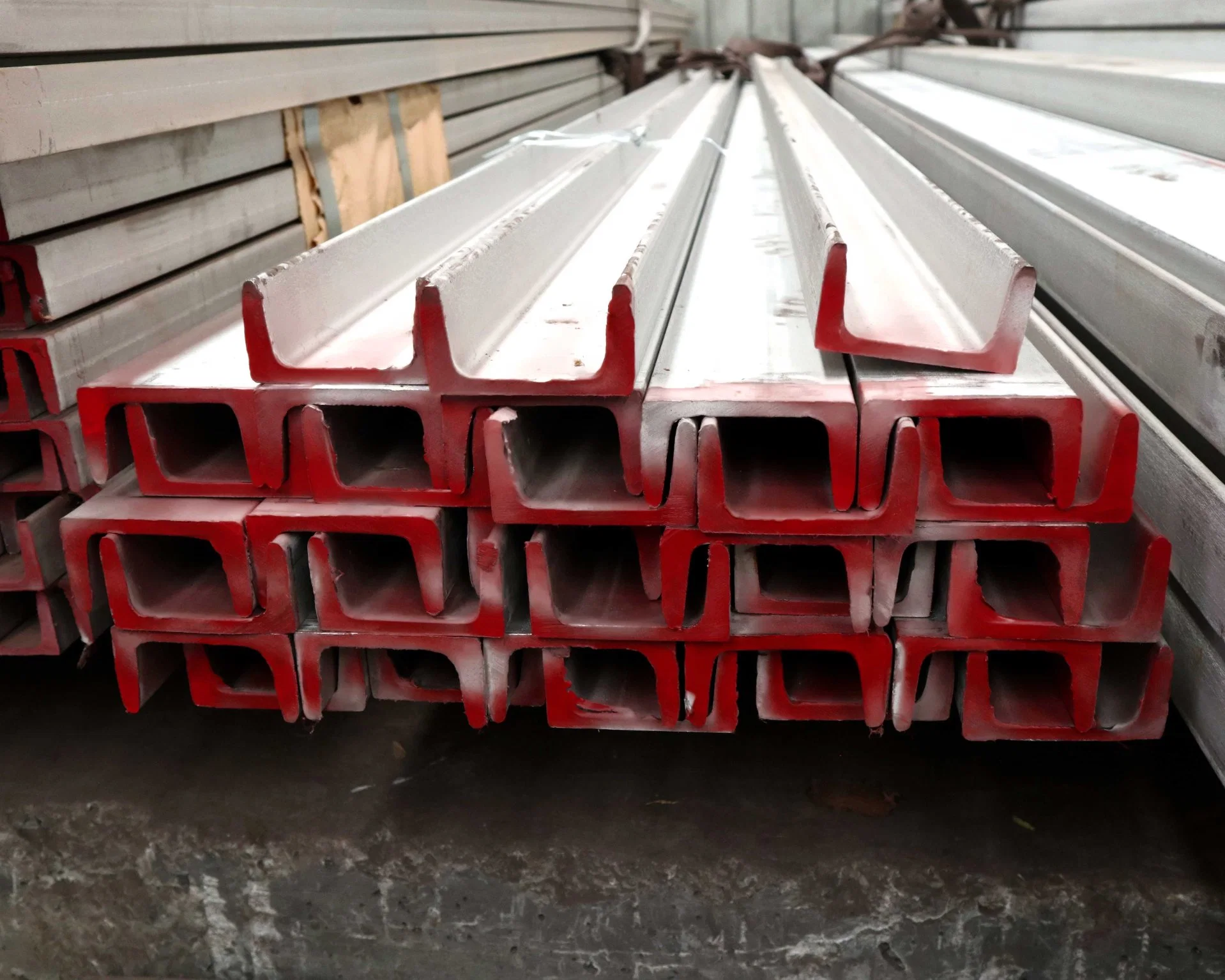 Ss400 S235jr S355jr S355j2 A36 Ah36 Q235 Q355 Dh36 201 304 316L Galvanized Carbon Hot Rolled Stainless Aluminium U Beam Steel C Channel U Channel Steel Channel