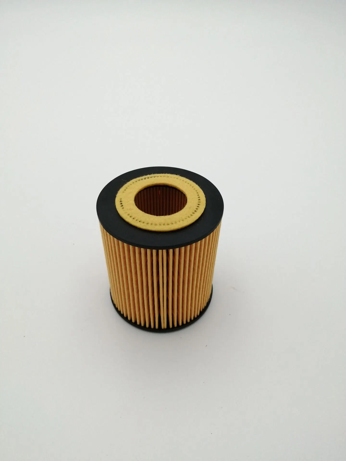 Auto Parts Filter Element Car Parts Lf0114302/1343102/Hu711X Oil Filter for Ford Mazda