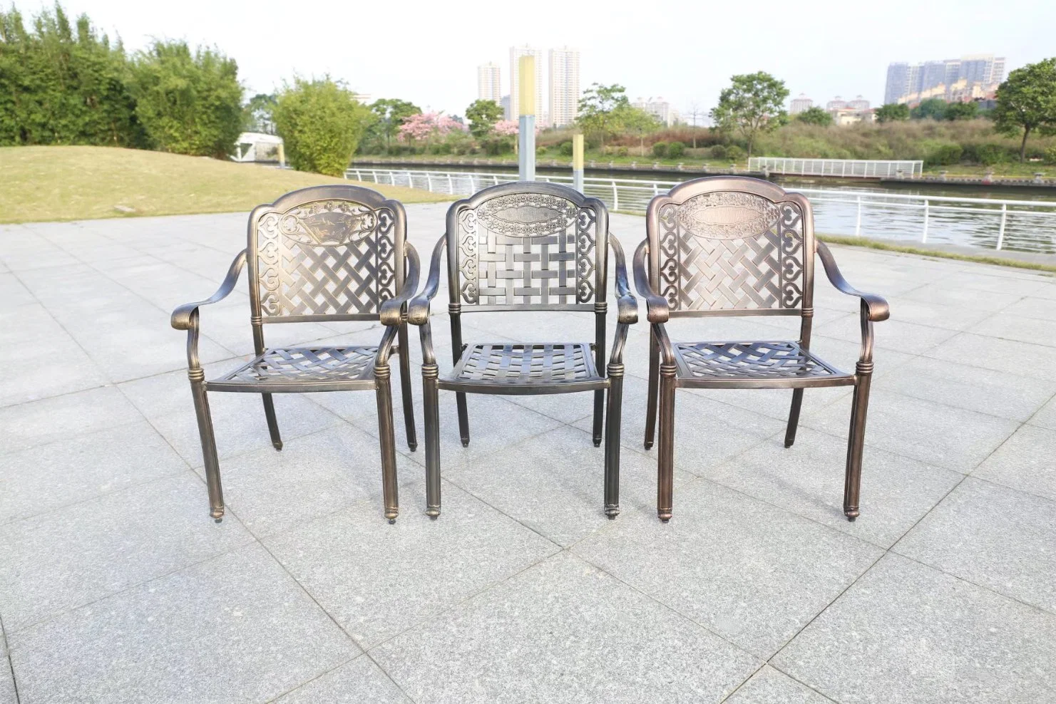 Patio Mobiliário de exterior em alumínio fundido cadeiras e mesa de jantar coberturas para mesa de jantar em metal com Jardim