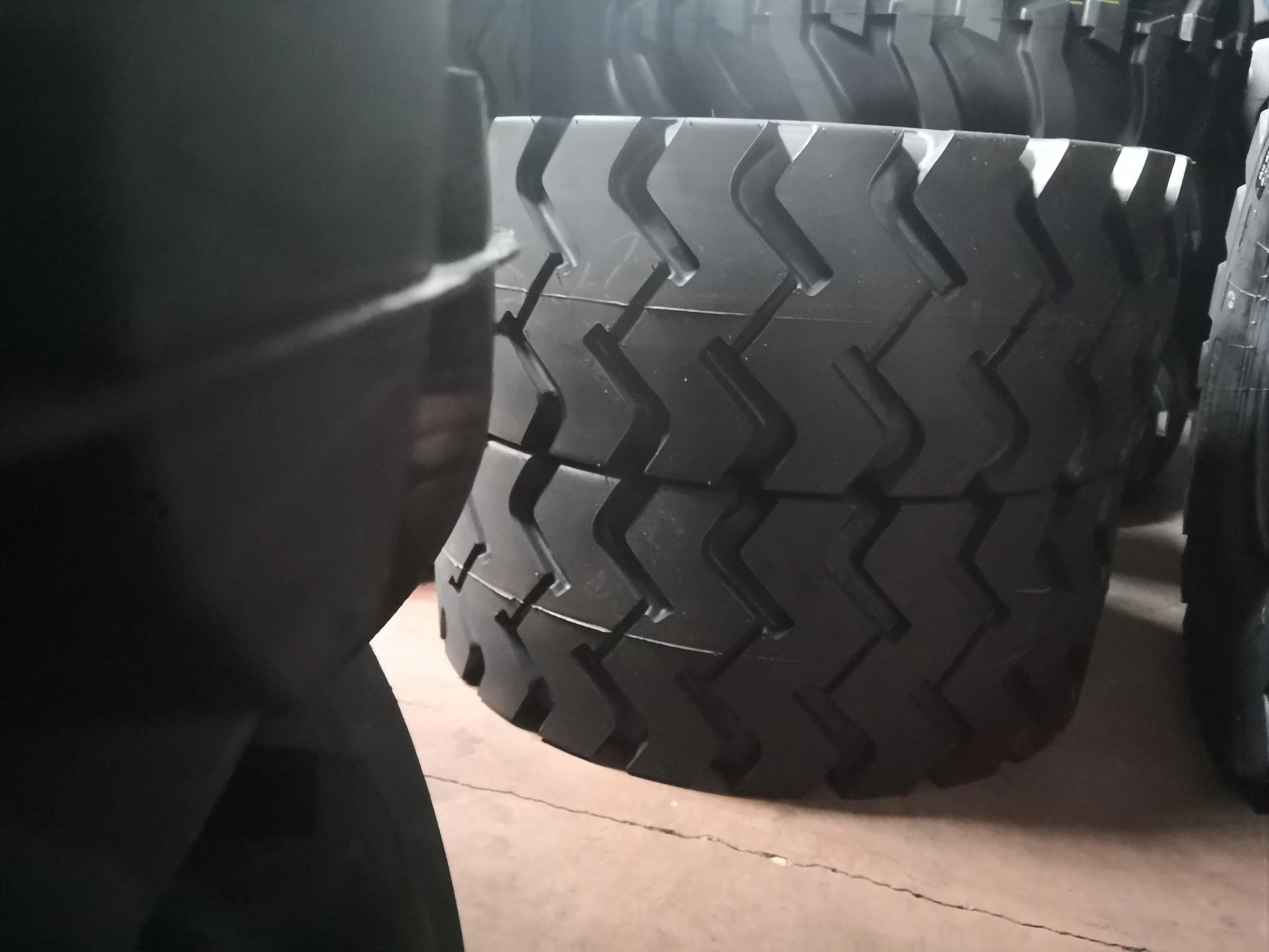 Venda a quente Taihao Pneu fábrica de pneus da estrada o fabricante do pneu pneu OTR E3/L3 (W3)