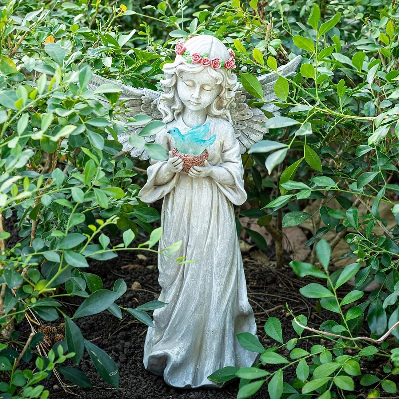 Девушка читает персонализированные фигурки руки карвинг маленький ангел резин скульптура
