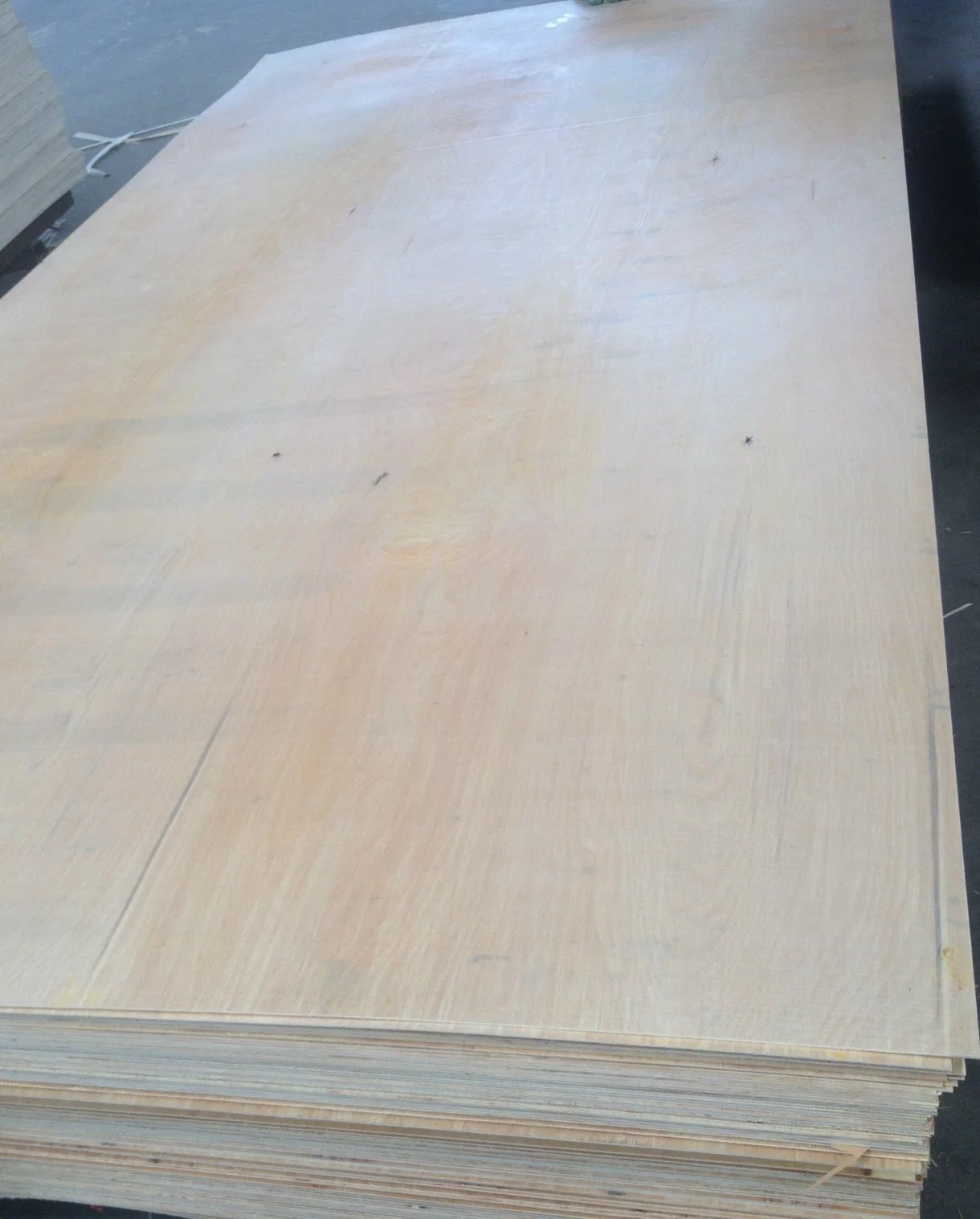 Linyi City China Top Supplier E2 Grade Poplar Core Wood Plywood for Packaging