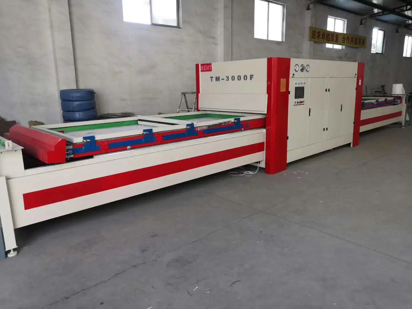 Full Automatic Double Position Vacuum Laminating Machine Will Cover All Kinds of PVC Film on Cabinet Doors, Sliding Doors, Cabinets, and Other Board Furniture