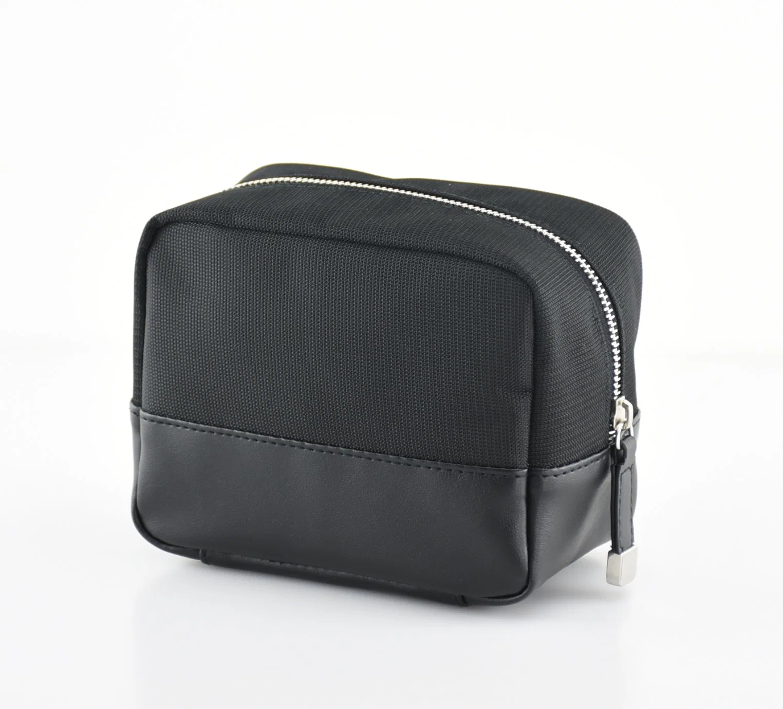 Promotional/Fashion Label Printing Zipper Toiletry Case Cosmetic Bags for Camping/Traveling/Professional/Household/