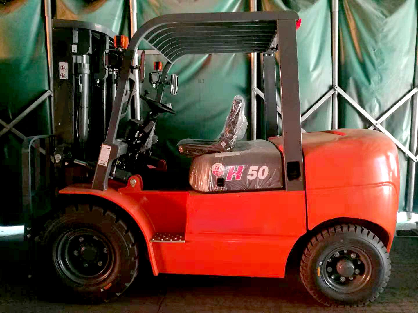 Haute fiabilité Cpcd50 Chariot élévateur à fourche de 5 tonnes de logistique pour la vente de machines