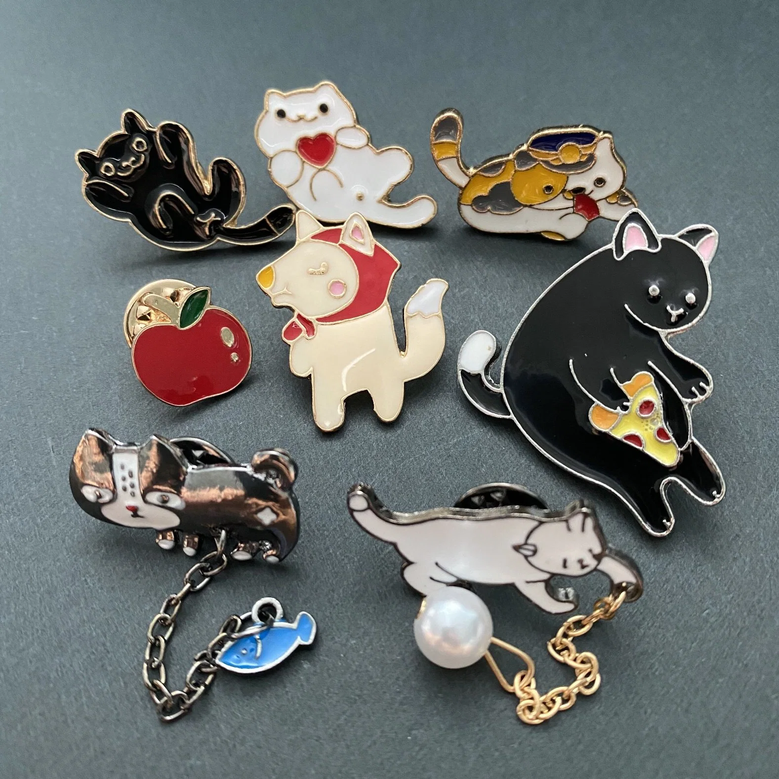 Promotional Gifts Custom Fashion Design Cartoon Metal Cat Cute Enamel Pin Badge