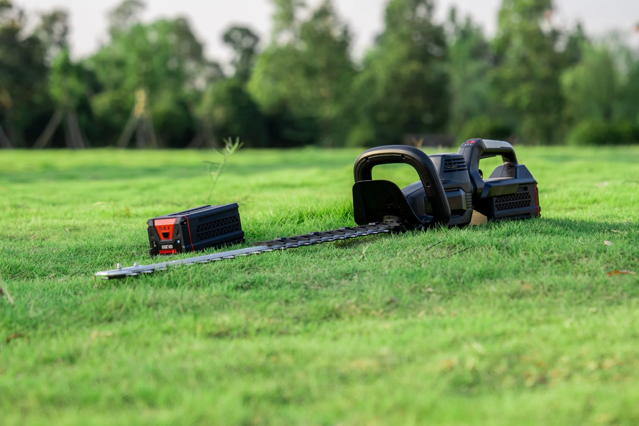 60V Battery Cordless Hedge Trimmer