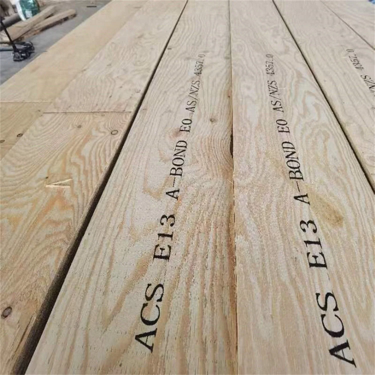 63X290X9000mm E14 Laminated Veneer Lumber LVL Beams Constructural LVL Timber LVL Plywood