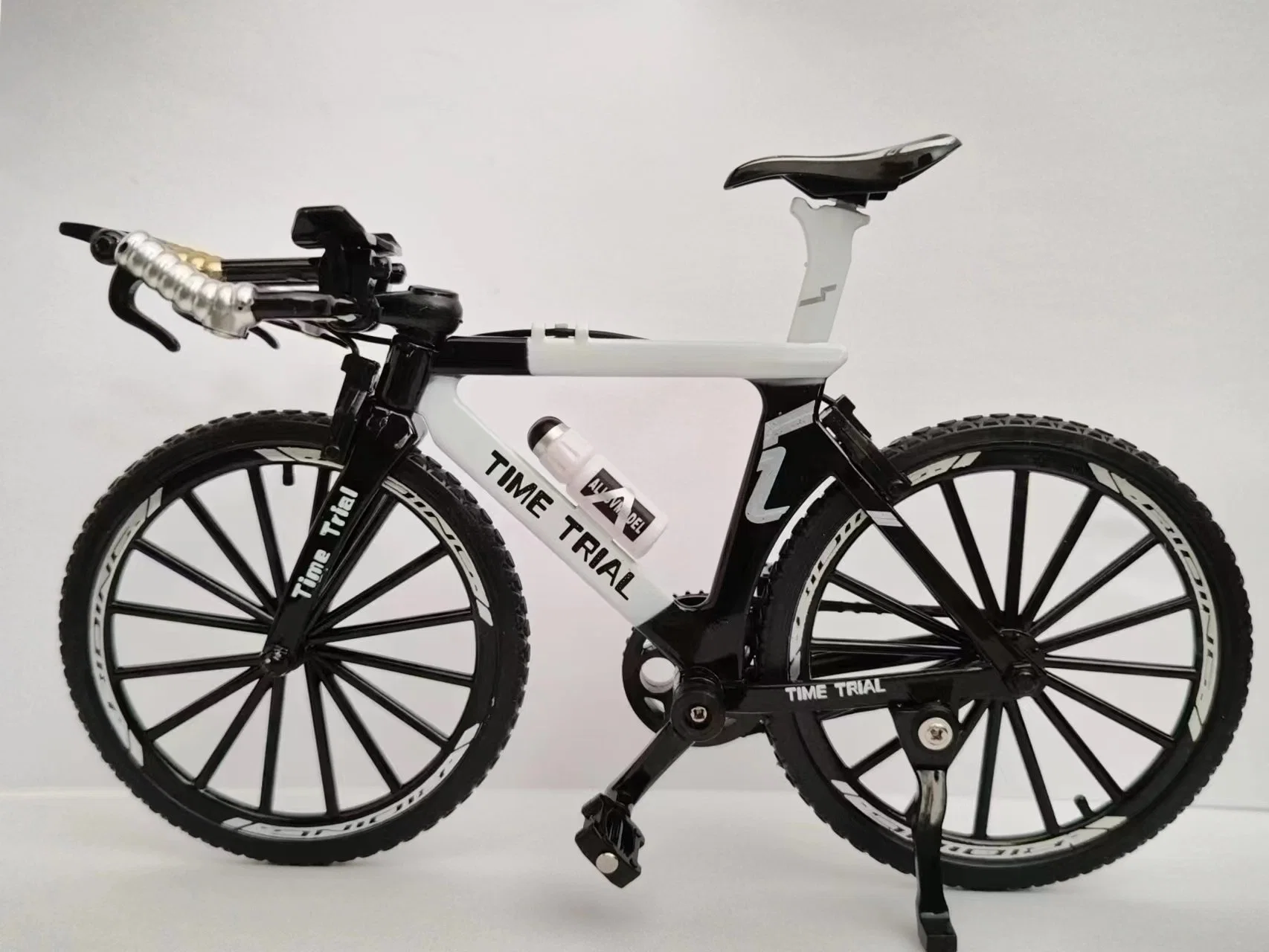 New Arrivalwhite Bicycle Model Can Move Toy for Children