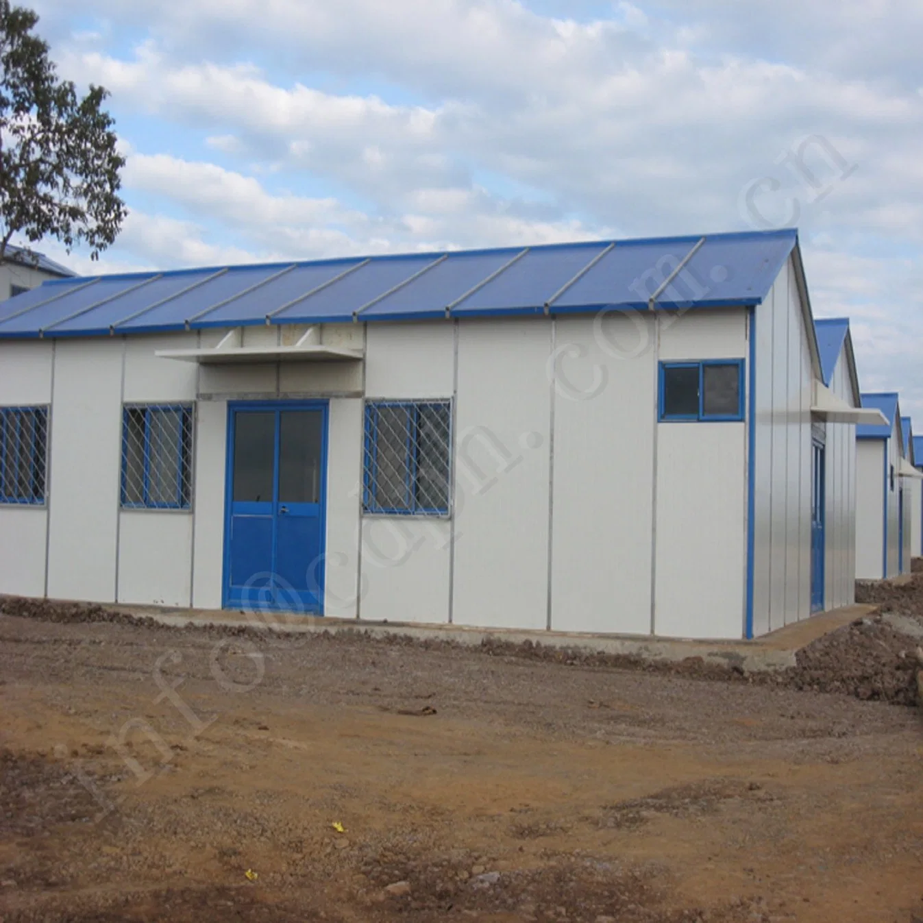 Water-Proof Light Steel Structure Prefabricated House with Simple Design and Installation