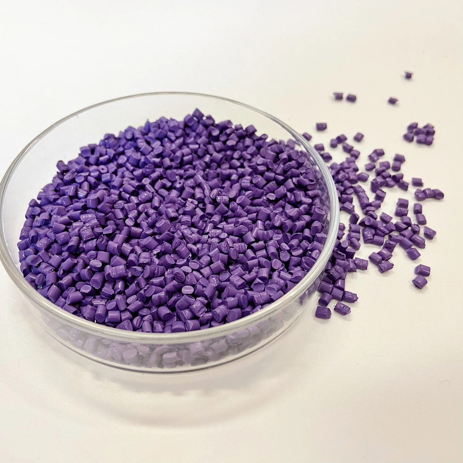 Bonne résistance aux intempéries Purple TPU masterbatch pour le fil et l'Extrusion de gaine de câble