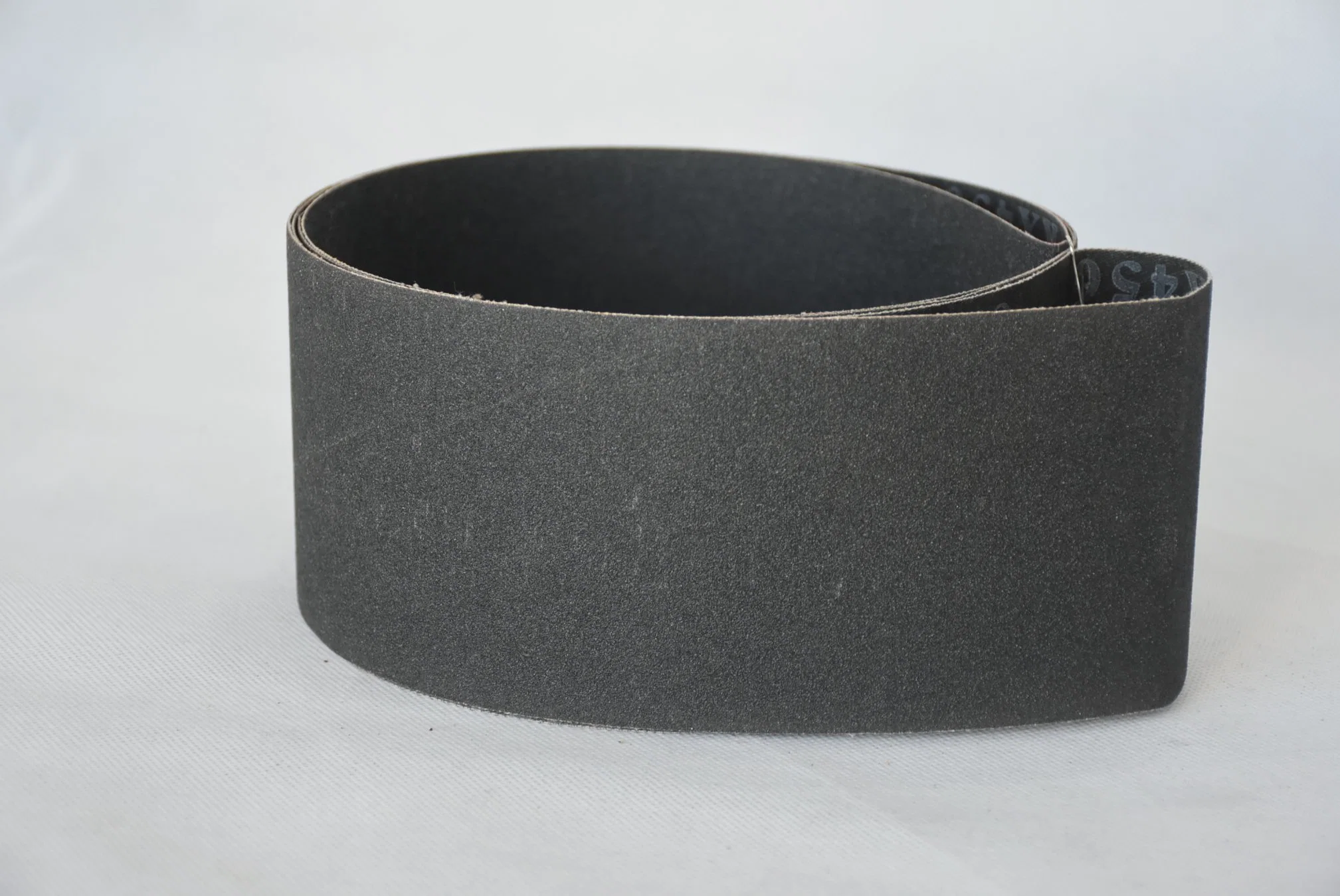 Superior Grinding Kx456 Silicon Carbide Black Abrasive Belts Roll Belt Sanding for Glass and Wood Polishing