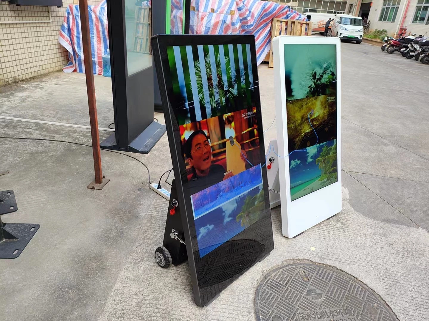 Hot Item Cheap 43 Inch Battery Powered Portable Outdoor Digital Signage LCD Displays