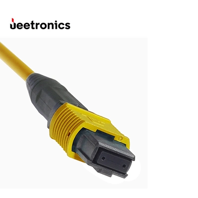 Om3/OM4 MPO/MTP pour cordon de raccordement à fibre optique LC 6/8/12 Core MPO-LC de câble de dérivation