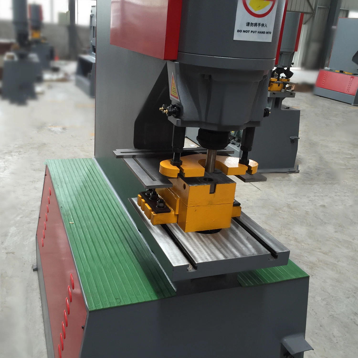 Hydraulic Ironworker Machine for Metal Punching Cutting Bending