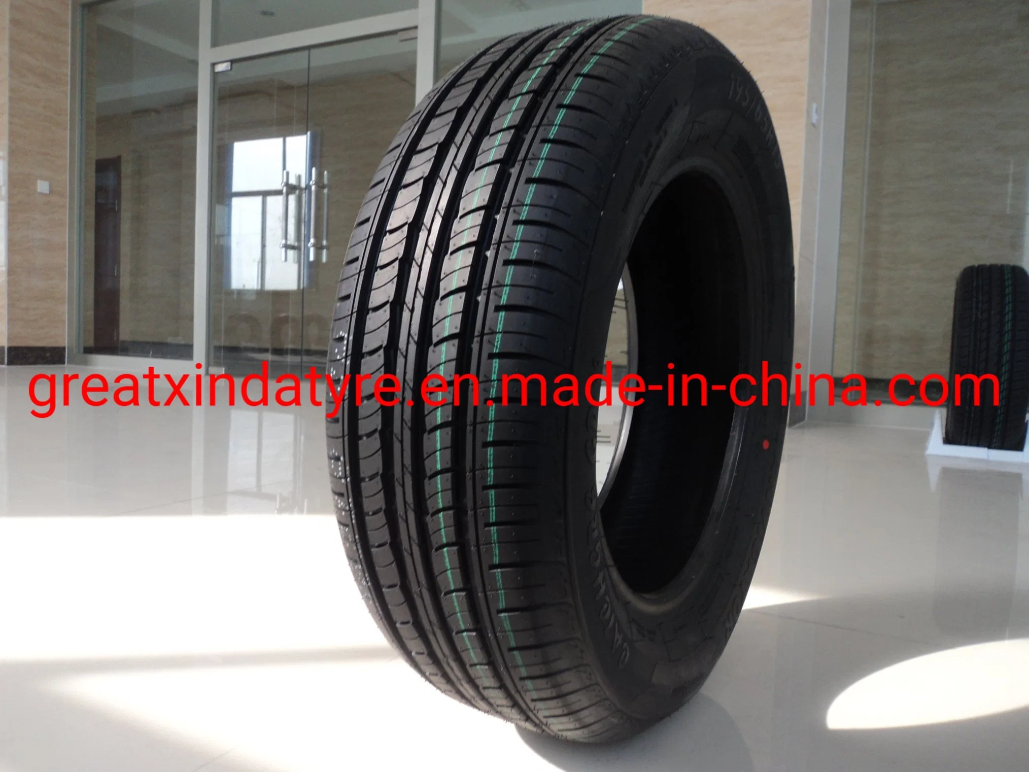 Made in China 265/70r17 285/60r18 Highway PCR Racing Tyre Roadking Brand