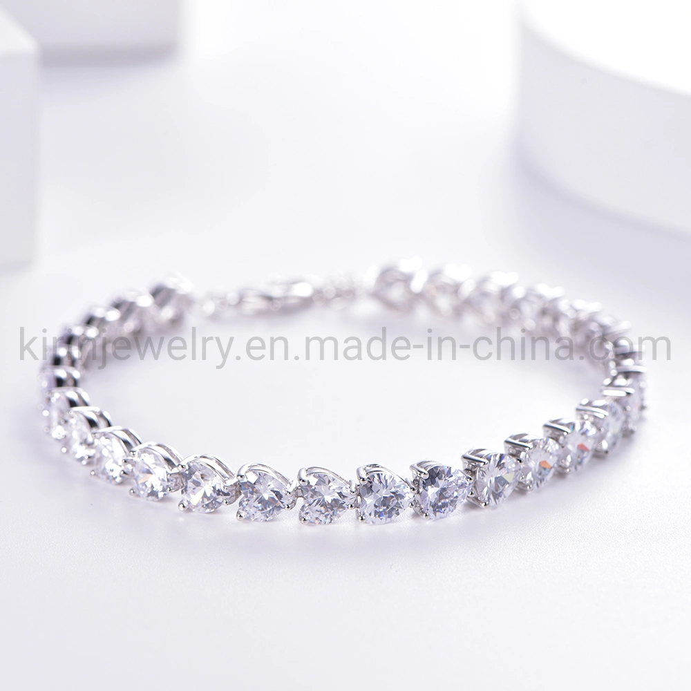 مخصص 925 Sterling Silver CZ Heart Bracelet Luxury Crystal Heart سحر عجة النساء القزوات الماس قابل للتعديل كريستال