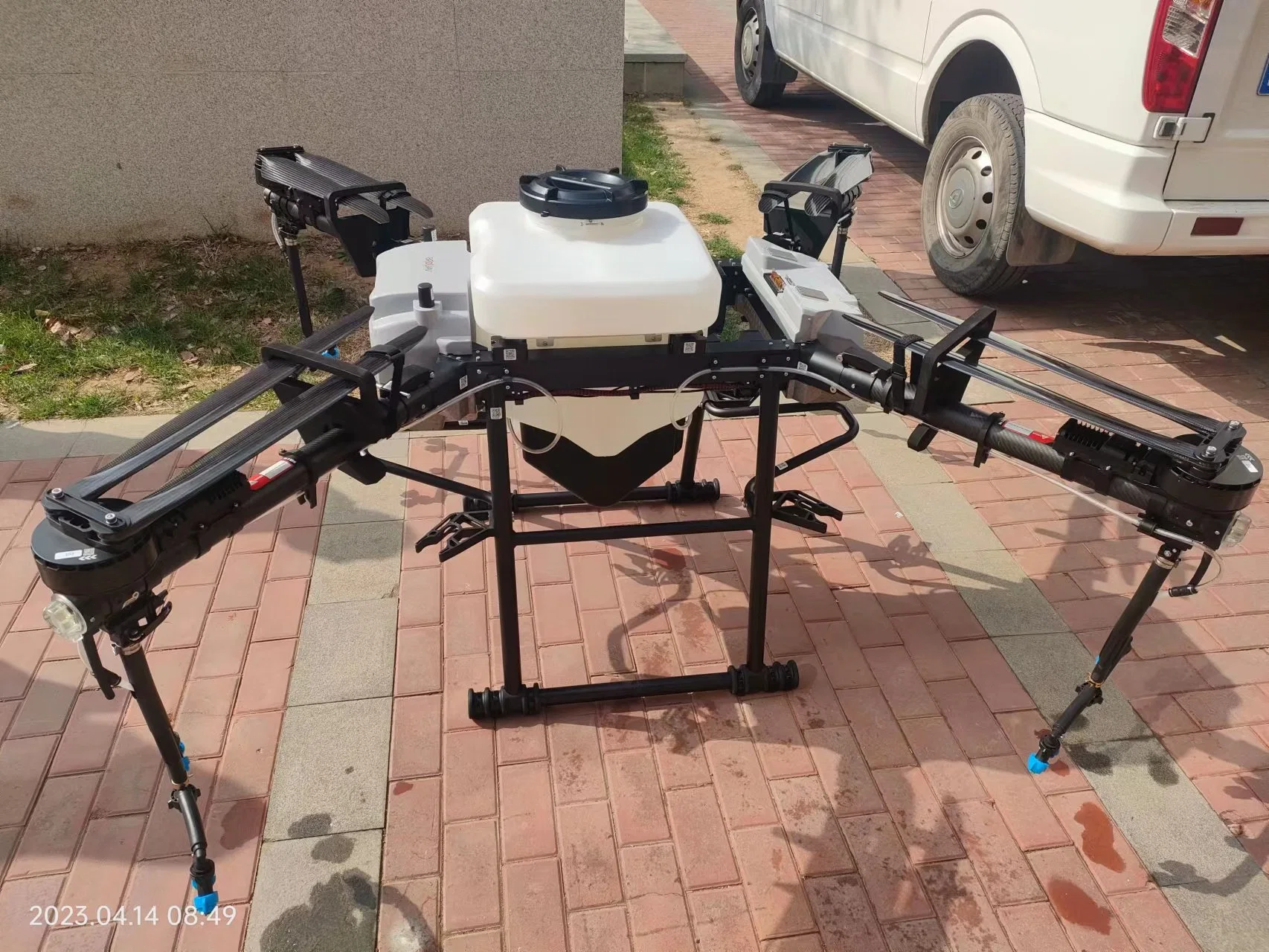 Unmanned Agriculture Pesticide Spraying Drone Spray Helicopter Price with GPS