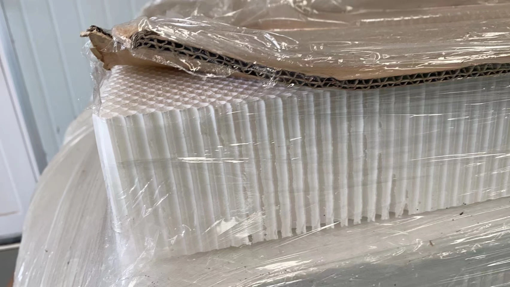 PP Sandwich Honeycomb Panel for RV Inner Wall and Box Truck Body Anti-Collision Box Truck CFR Thermoplastic Engeering Plastic Sheet Tape Board Honeycomb Panel
