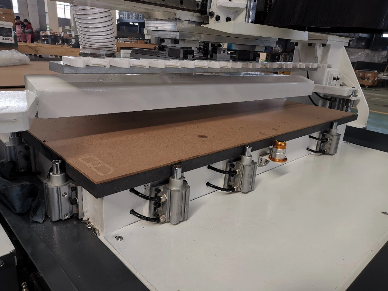 أداة Linear Auto Changer Wood CNC Router لأثاث الأبواب