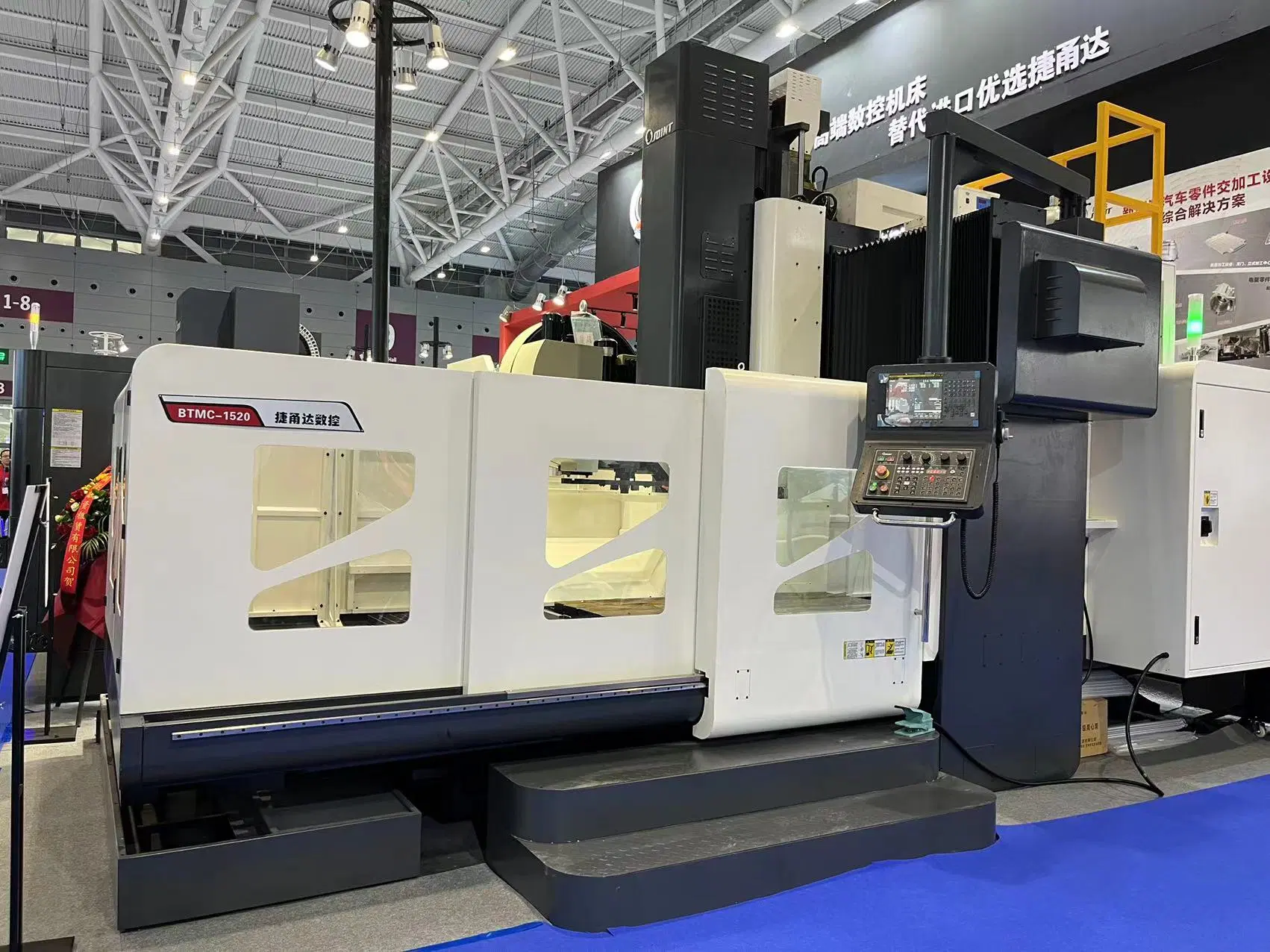 Btmc-1015c Tipo de Centro de Mecanizado Vertical CNC 5 EJES China Centro de mecanizado de pórtico