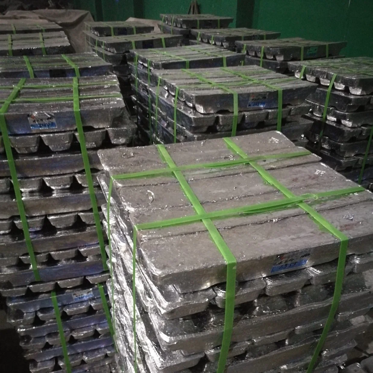 Lead ingot مع نسبة عالية من الأمن 99.99% صُنع في الصين