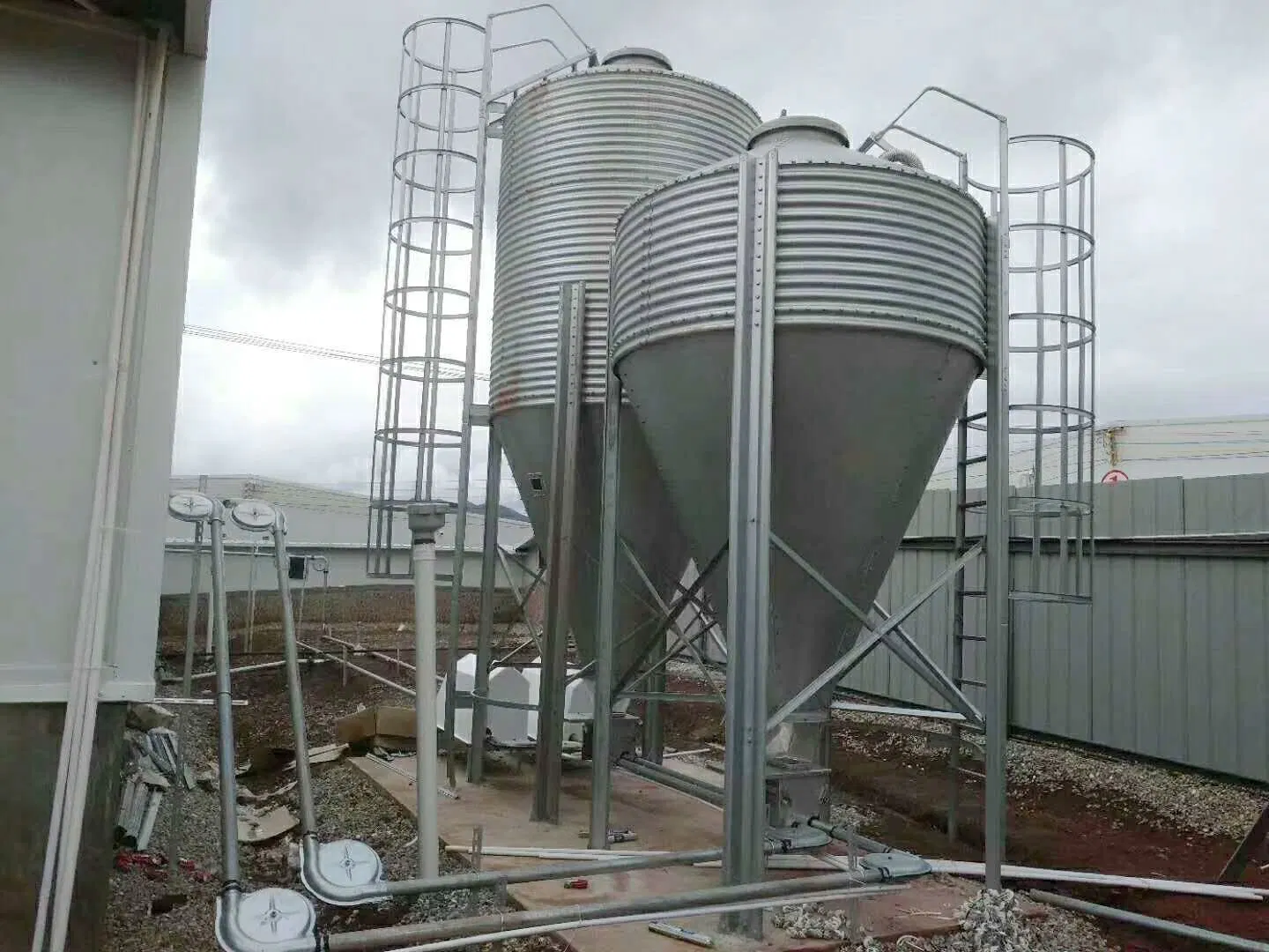 La corrosión y resistente al óxido de almacenamiento en silo de la tolva de alimentación de galvanizado