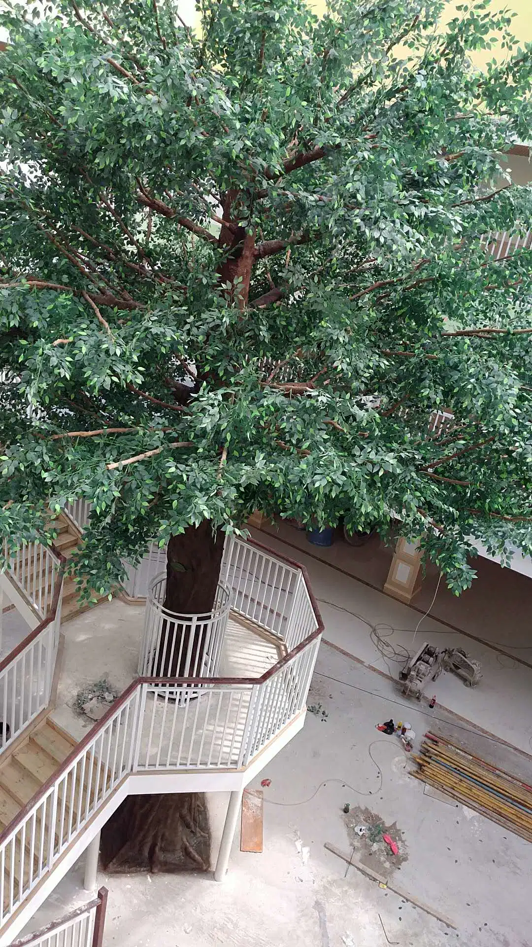 Un Gran Árbol Ficus de Banyan artificial fabricado en China