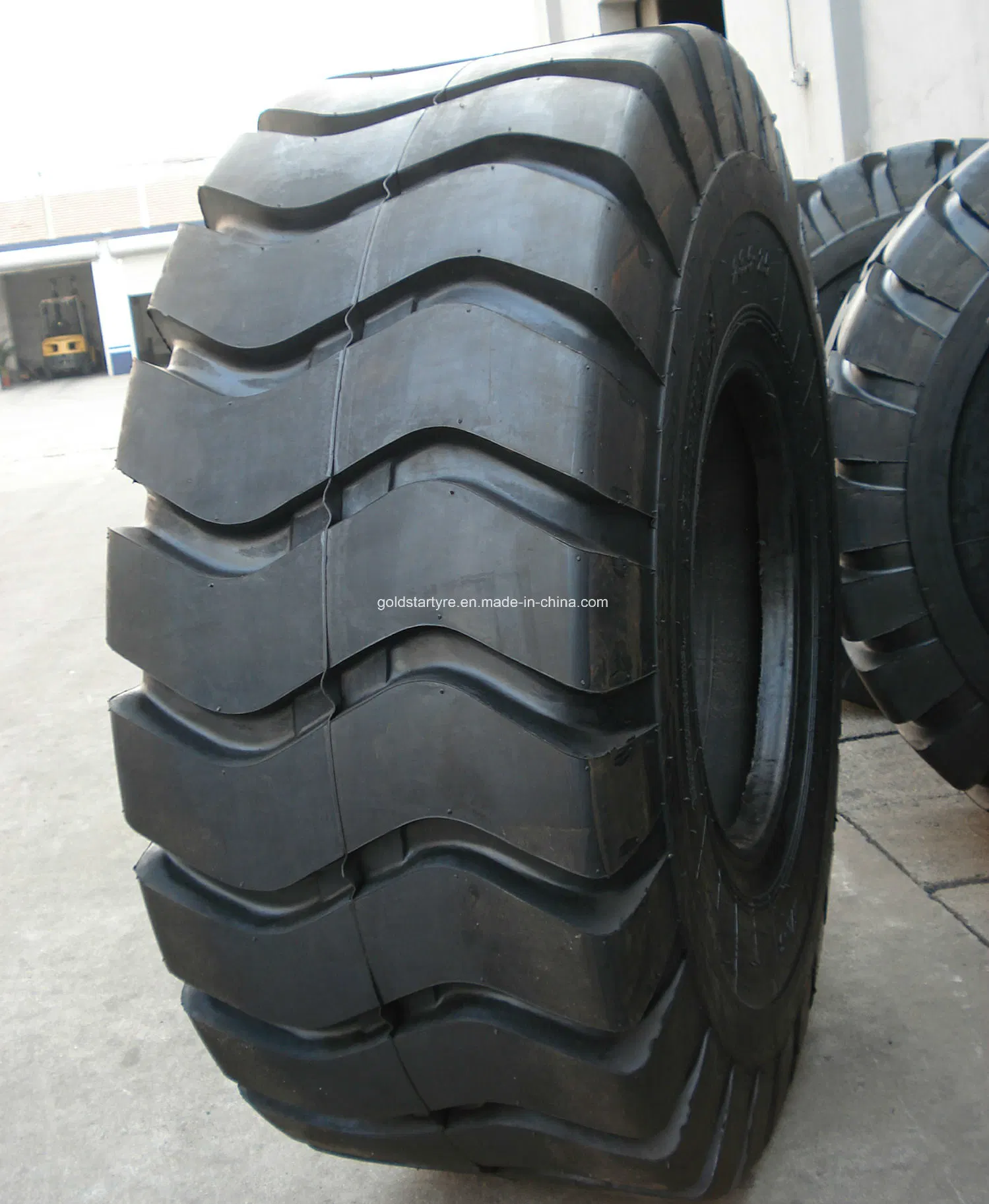 off The Road Tire OTR (16/70-20, 17.5-25)