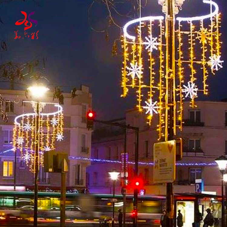 Shooting Star montado en el polo al aire libre muestra el motivo de la calle de Navidad la iluminación de la ciudad de grado comercial show de luces de noche