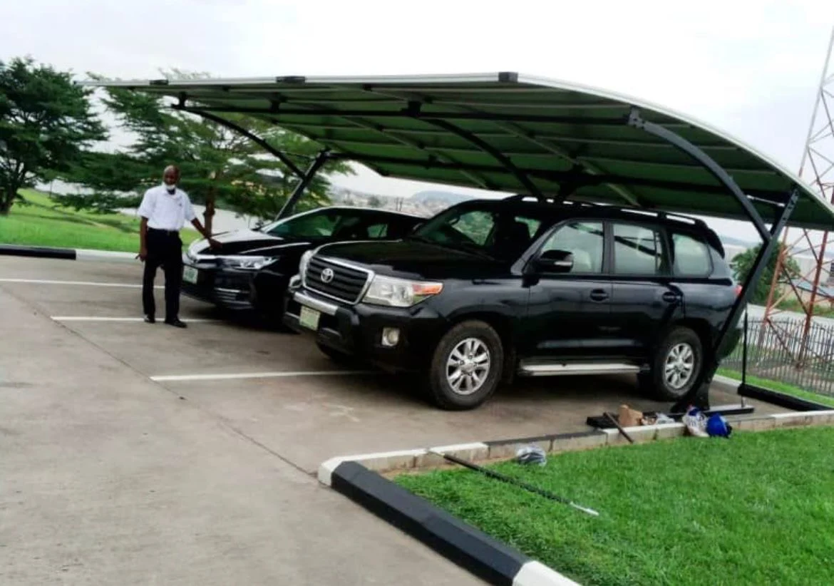 Parking extérieur facile à monter pour voitures, auvent, cadre en acier métallique Structure