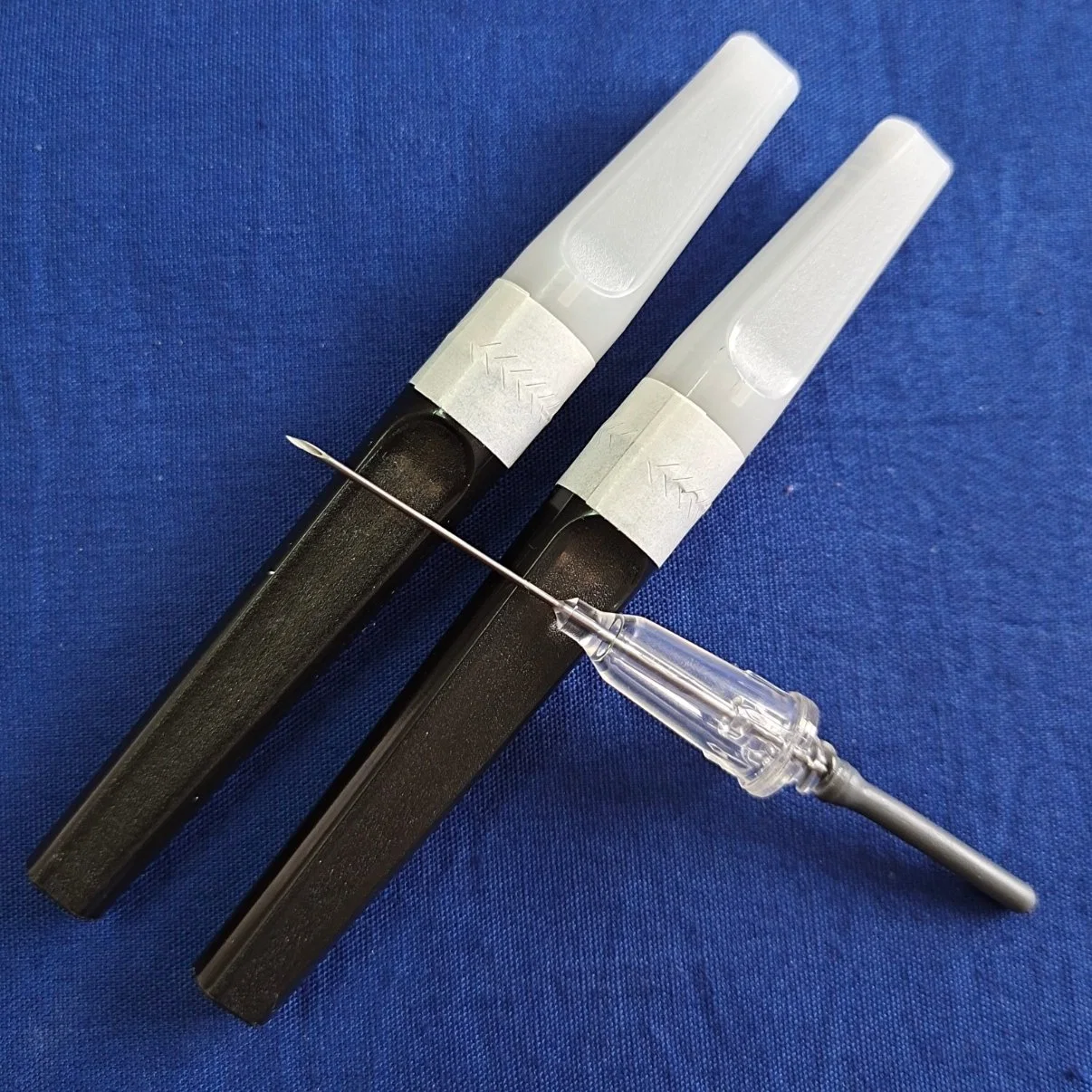 Leading Manufacturer of Multi-Sample Vacuum Blood Collection Needle Sterile, Pen Type Match with Needle Holder and Blood Collection Tube for Blood Sample