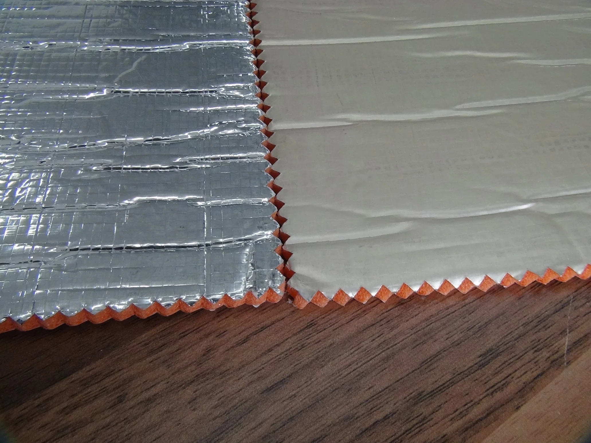 Eco Friendly Reflecting Easy Install Heat Resistant Insulation Foil Foam Thermal Insulation Material for Ceiling