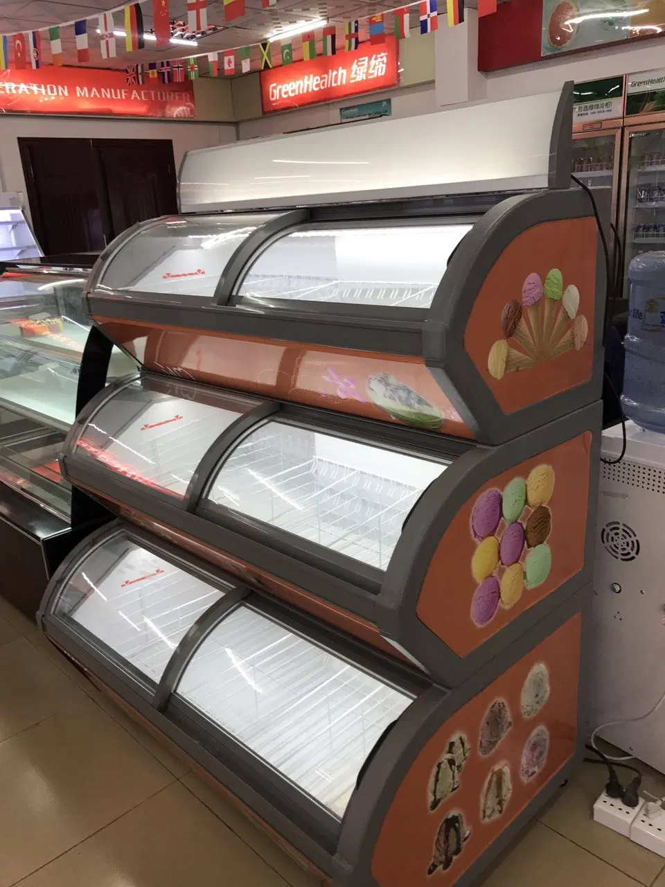 3 Lyers Helice Cream Congelador Refrigerado Gelato Display Showcase para Comercial