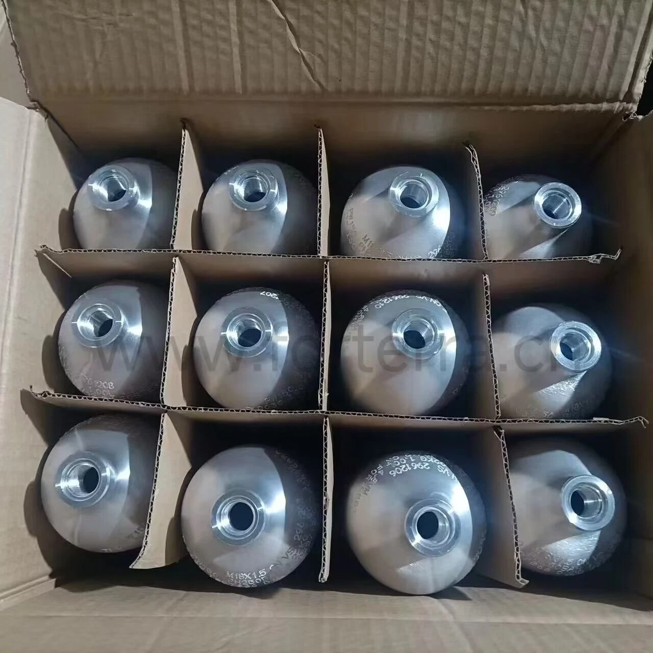 Factory Hot Sale 1L 2L 4L Aluminium Gas Cylinder High Pressure for O2 CO2 N2 He Ar