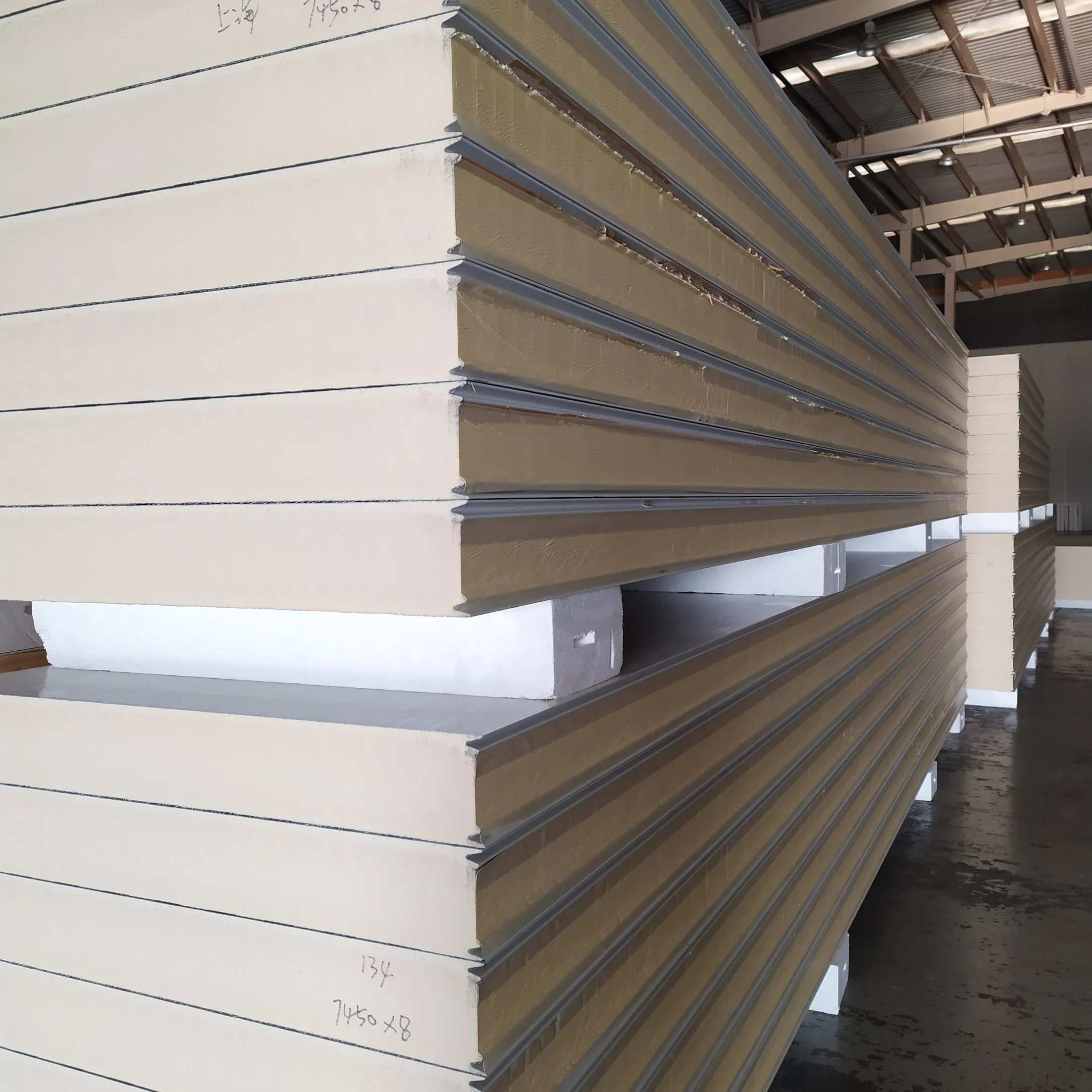 Insulation PU PIR Rockwool Sandwich Wall Panel for Warehouse