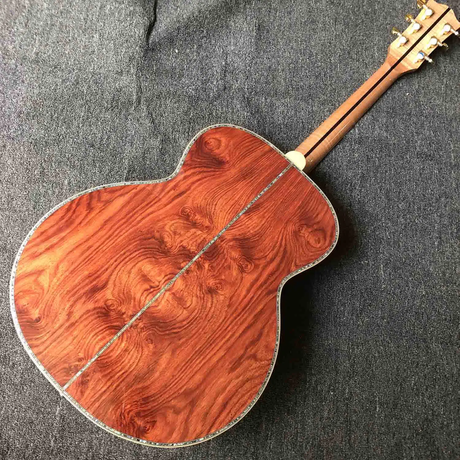 Custom Bear Claw Spruce 43" Jumbo Solid Cocobolo dos 5A Flumed Maple Neck Guitare acoustique dans naturel