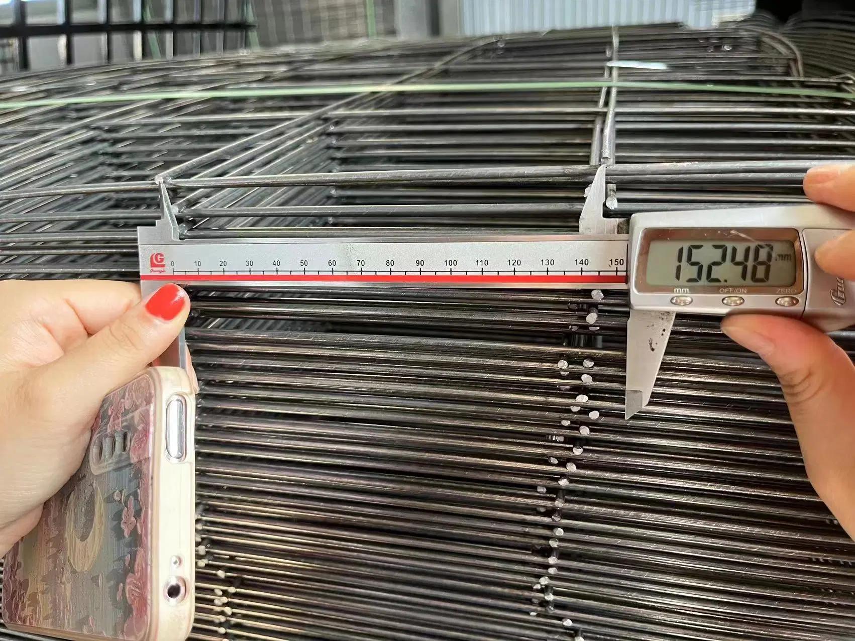 3.4mm Wire*15cm Mesh *1.22*2.44 Black Welded Wire Mesh Panel for Canada